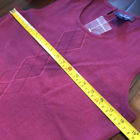 Faconnable Bordeaux argyle detail center front sleeveless top, tank coordinate - Picture 7 of 7